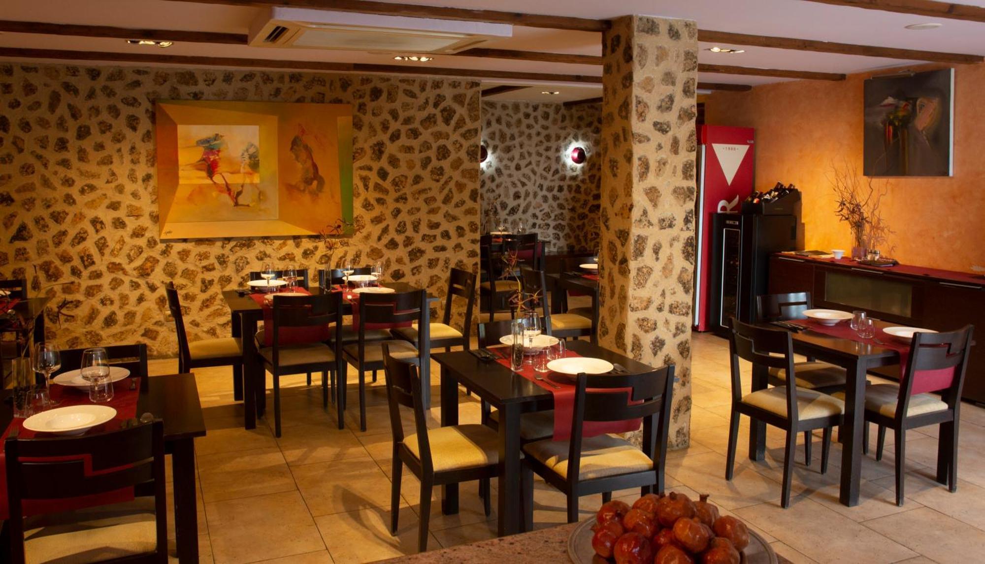 Hostal Bavieca Мединасели Экстерьер фото