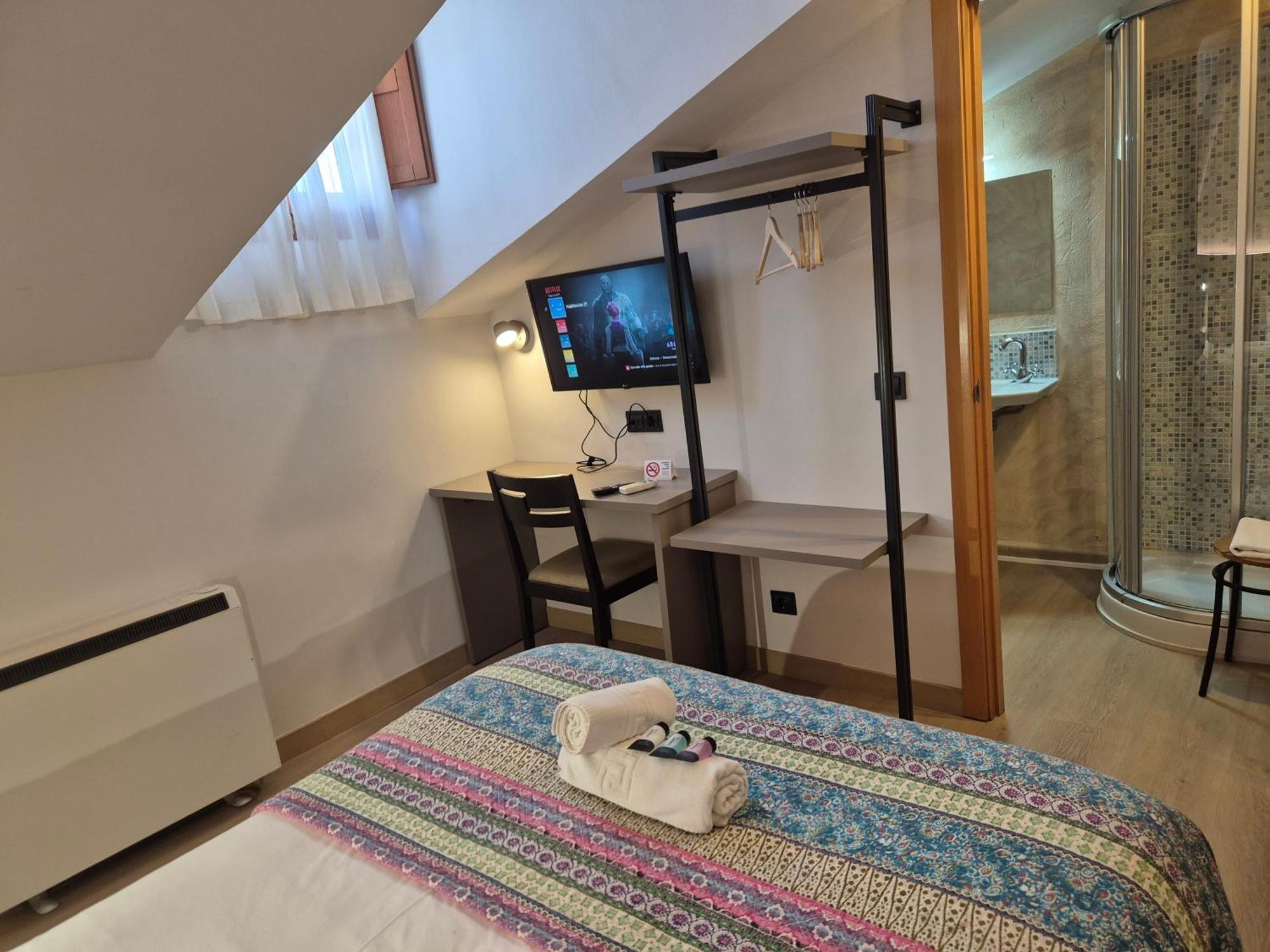 Hostal Bavieca Мединасели Экстерьер фото