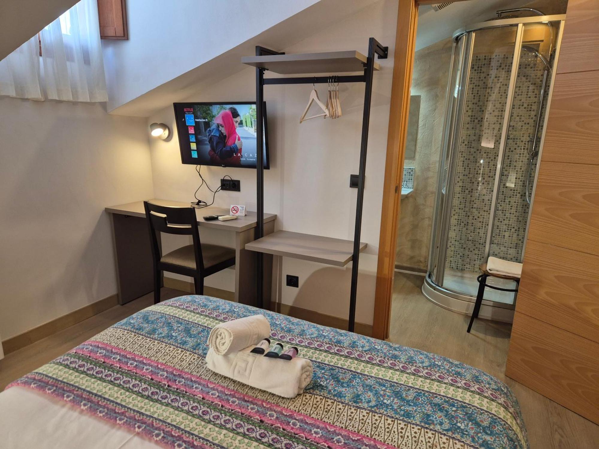 Hostal Bavieca Мединасели Экстерьер фото