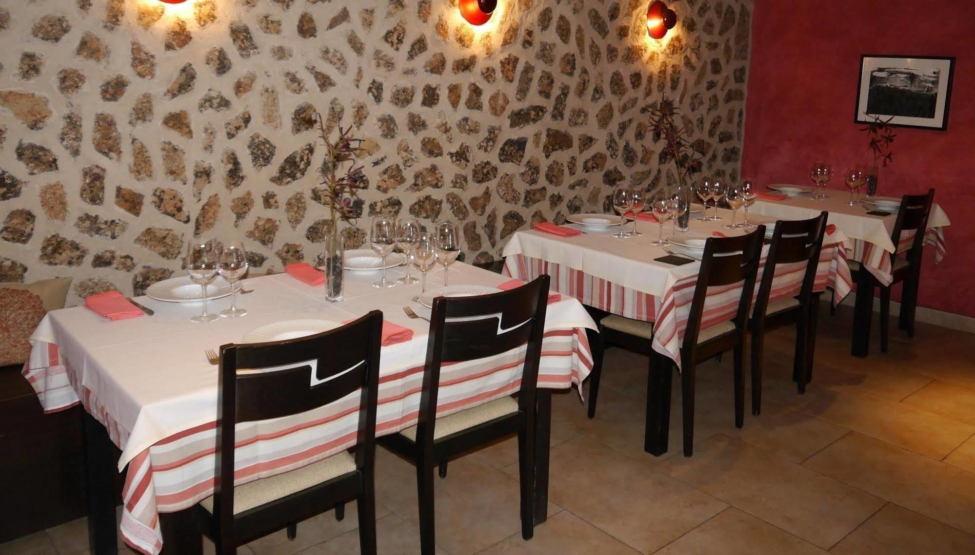 Hostal Bavieca Мединасели Экстерьер фото