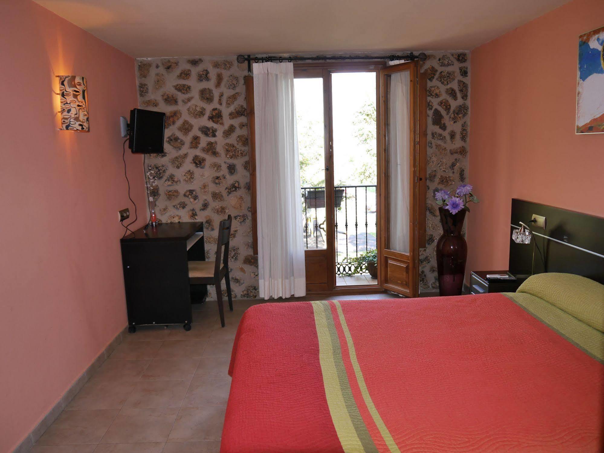 Hostal Bavieca Мединасели Экстерьер фото